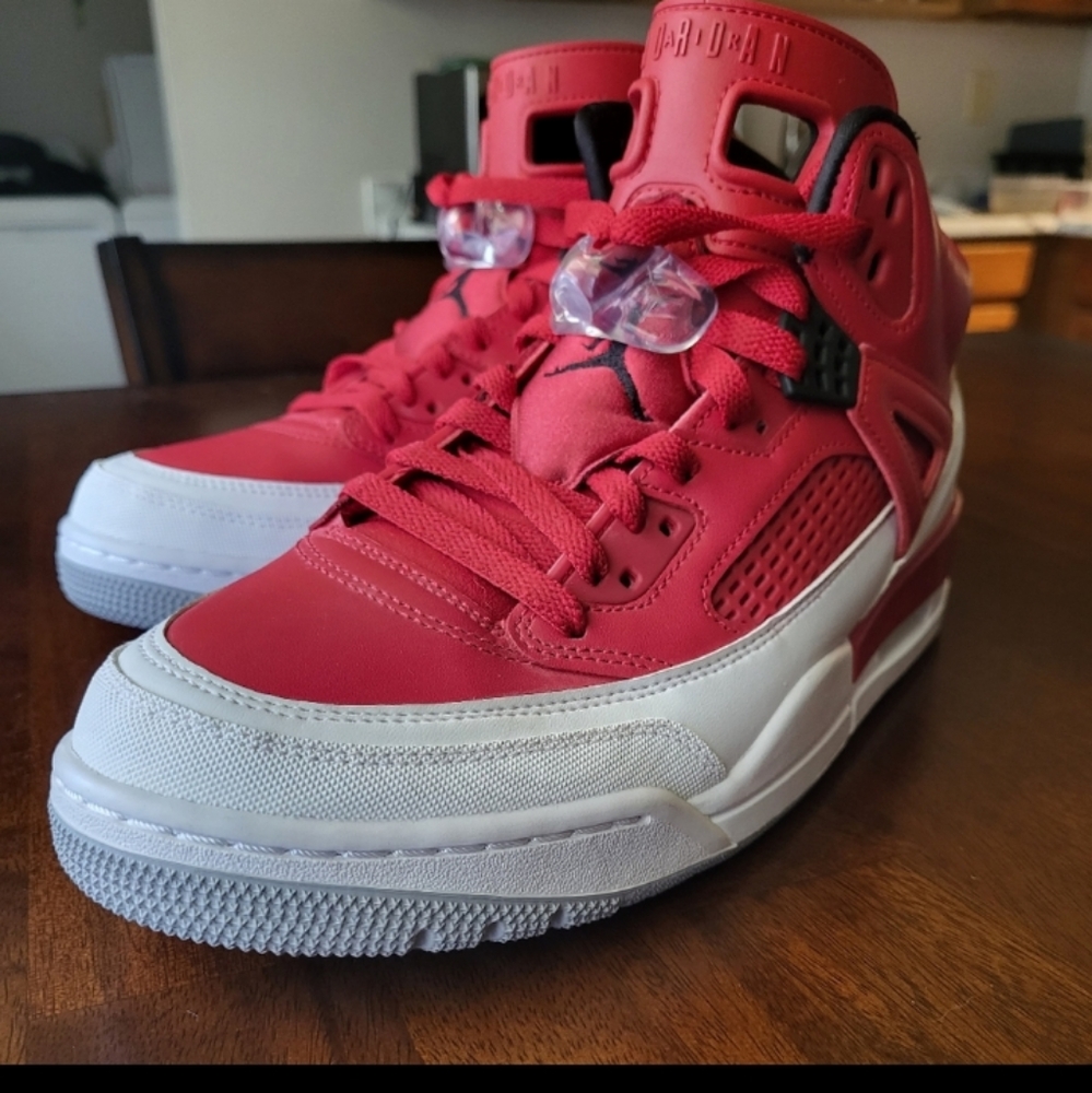 Air jordan spikez
